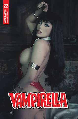 Vampirella #22 (Lorraine Cosplay Cover)