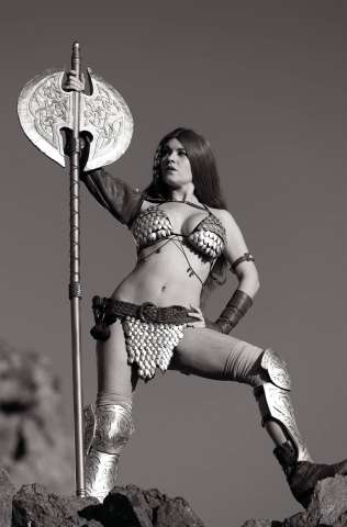 Red Sonja: Black, White, Red #5 (Cosplay B&W Virgin Cover)