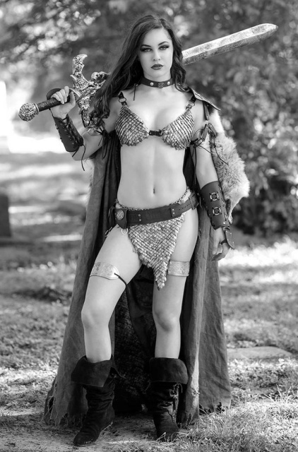 Red Sonja: The Superpowers #3 (Cosplay B&W Virgin Premium Cover)