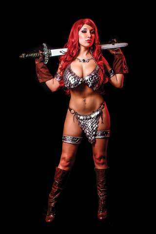 Red Sonja #10 (15 Copy Cosplay Virgin Cover)