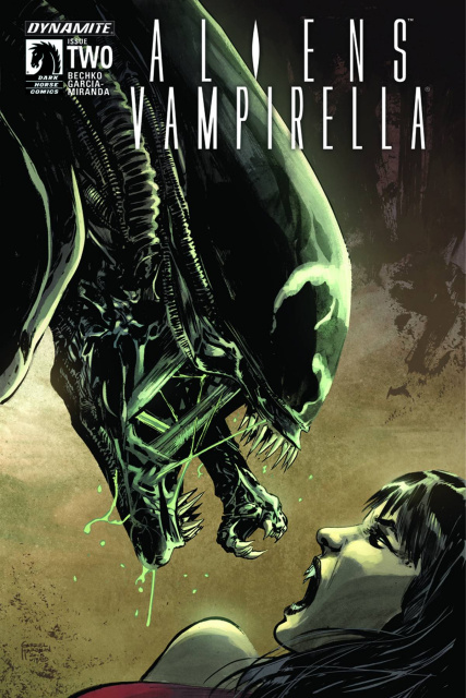 Aliens / Vampirella #2 (Hardman Cover)