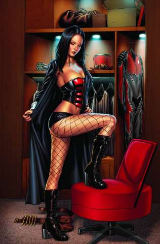 Grimm Fairy Tales: Realm Knights #1 (Spay Black Cloak Cover)