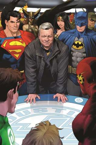 Batman / Superman: World's Finest #25 (Dan Mora William Shatner Cameo Card Stock Cover)
