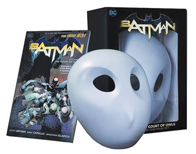 Batman: The Court of Owls (Mask and Book Set)