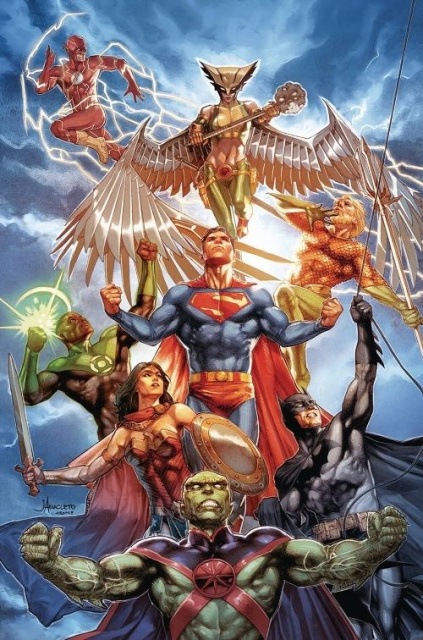 Justice League #30 (Card Stock Dark Gifts Cover)